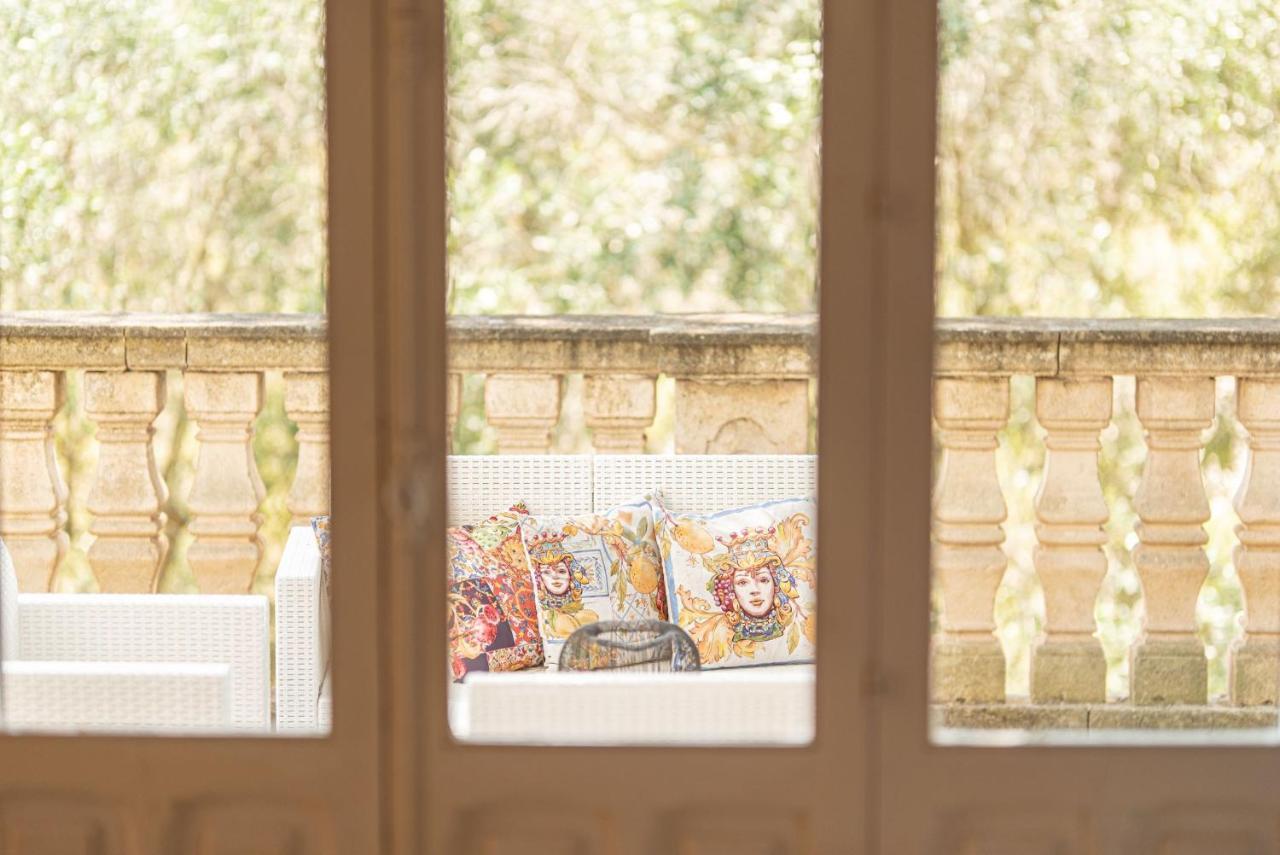 Villa Encantamiento - Dimora Gelsomino - Masseria Storica Nel Cuore Della Puglia Con Piscina Latiano エクステリア 写真