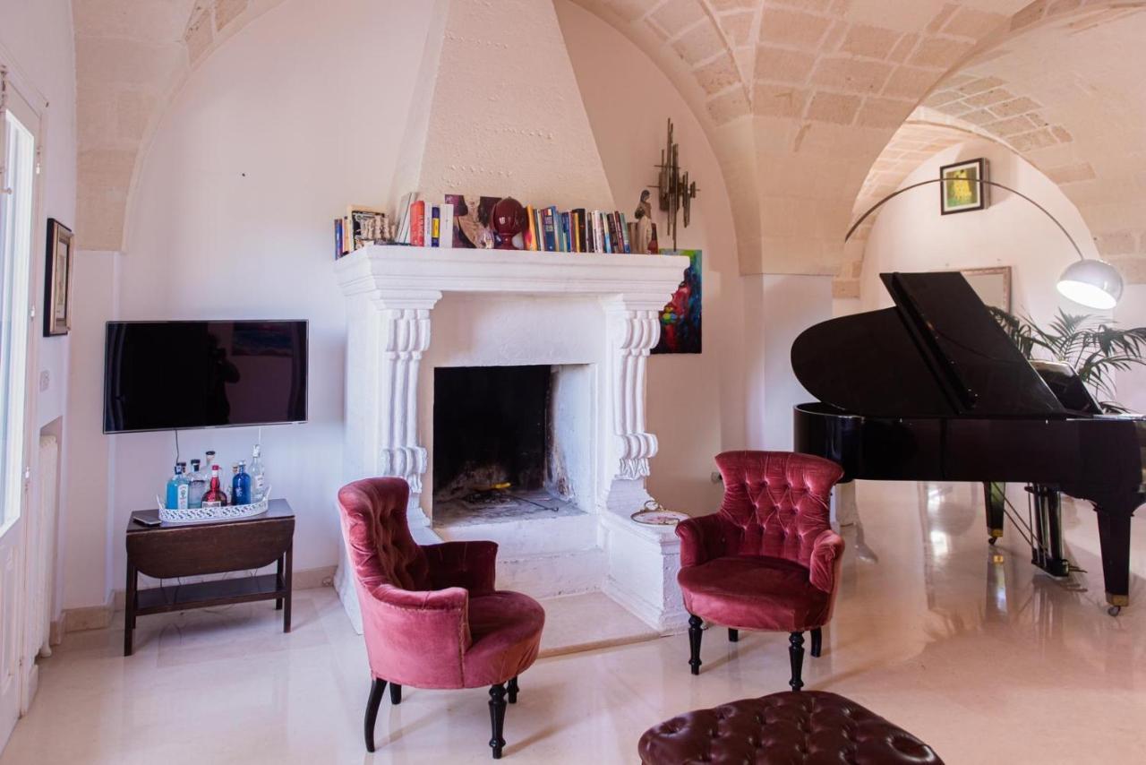Villa Encantamiento - Dimora Gelsomino - Masseria Storica Nel Cuore Della Puglia Con Piscina Latiano エクステリア 写真